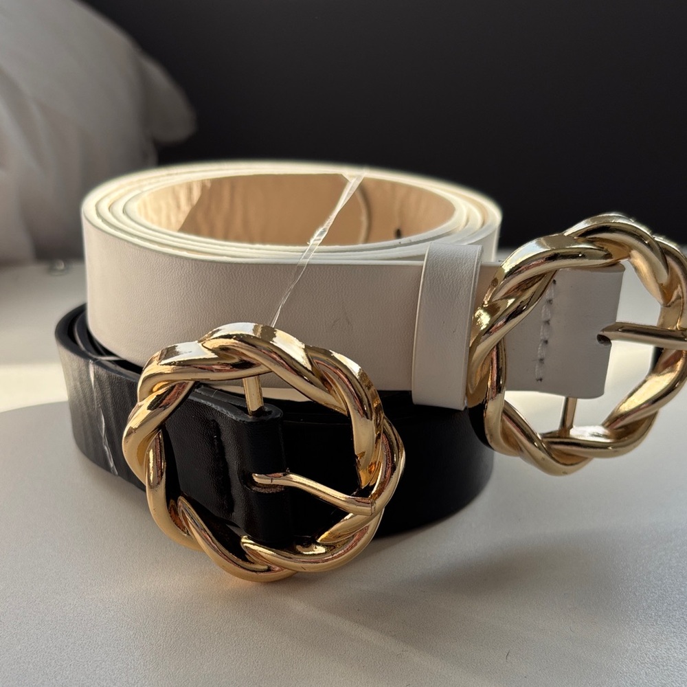 Elegant Gold Buckle Belt Set - Black & White